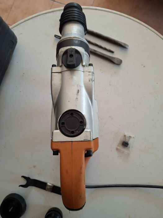 Перфоратор бочковый BOHRHAMMER BMH 1000.