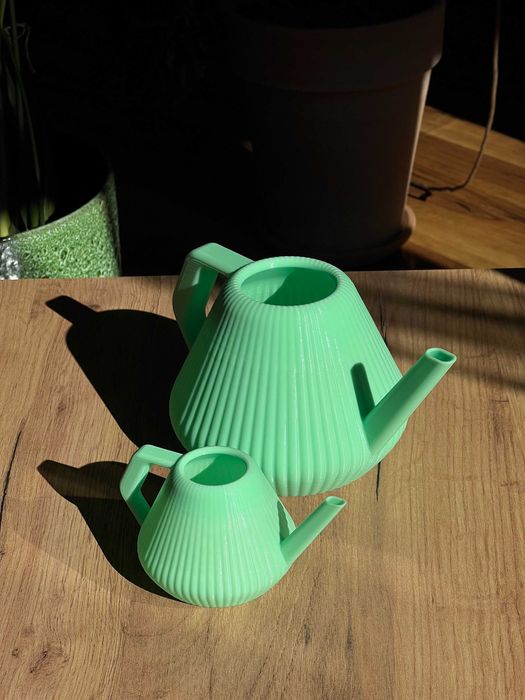 Podlewanie w duecie – uroczy zestaw konewek 3D (1L i 200ml)