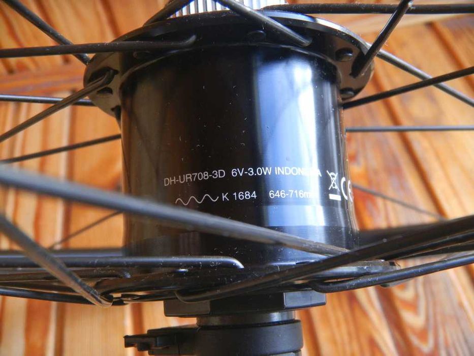 Передне колесо  с дiнамо втулкой  Shimano XT DH-UR 708D-3D на 28"-29"