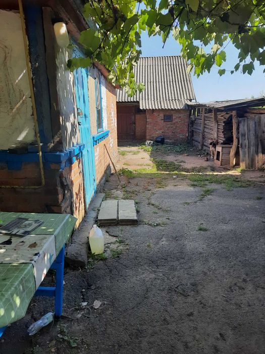 Шпилі, цегляний будинок 73 кв.м.  Поруч ліс і річка