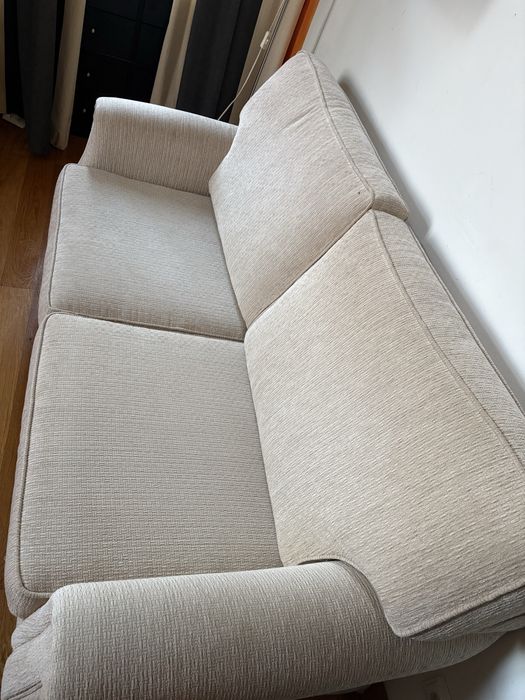 Sofá de dois lugares