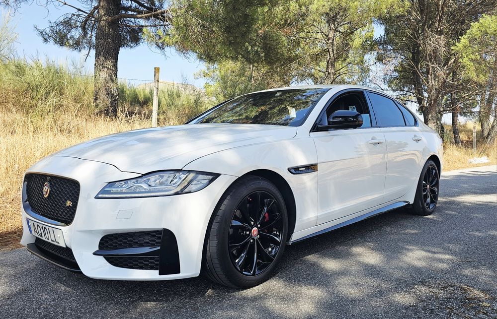 JAGUAR XF Versão R-Sport Piano Black — photo 3