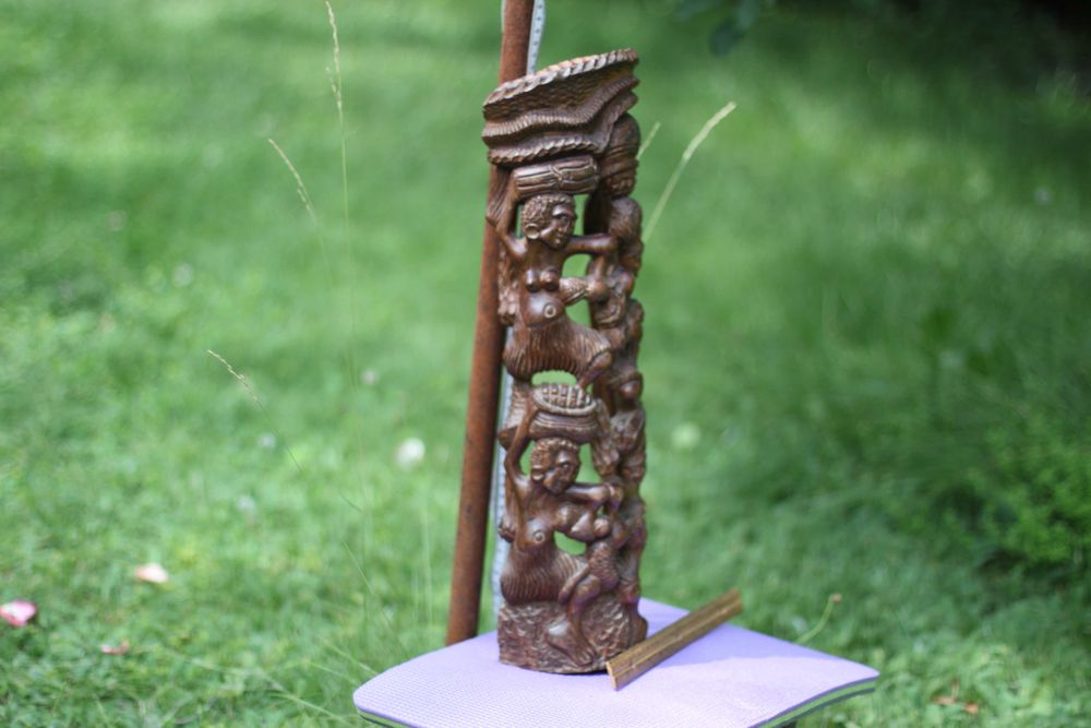 Статуэтка из сандалового дерева, 500 х 150 мм, 2.2 кг, Мозамбик '85.