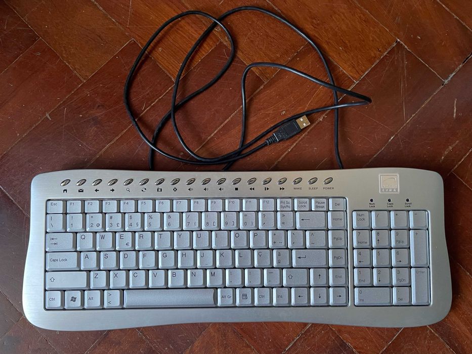 RAM, Monitor, Comando TV, Teclado, Placa Som/TV, Leitor CD, Peças PC
