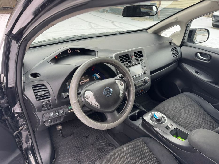 Nissan Leaf 30KB 2016 год идеал! Срочно!