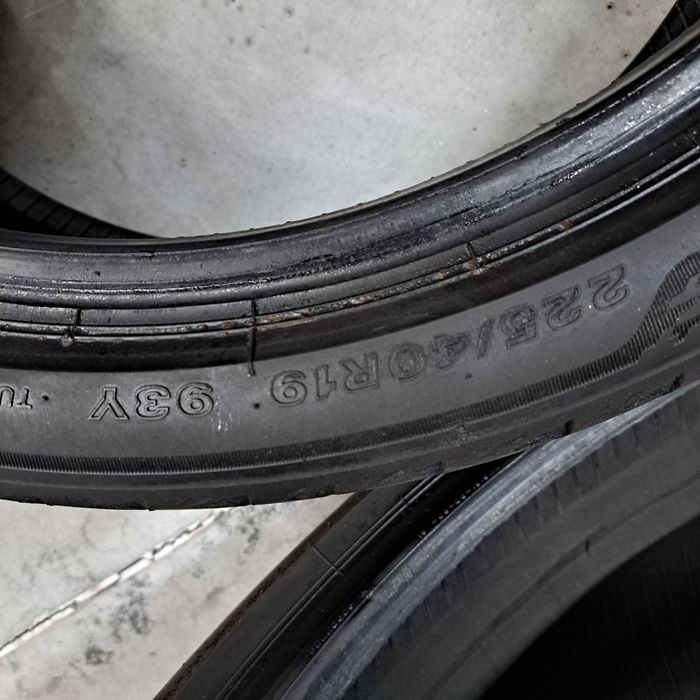 2 pneus 225 40 R19 Bridgestone Turanza RFT