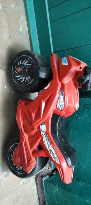 Детская машина. Техника в рабочем состоянии