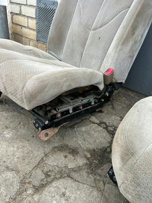 Сидіння для авто