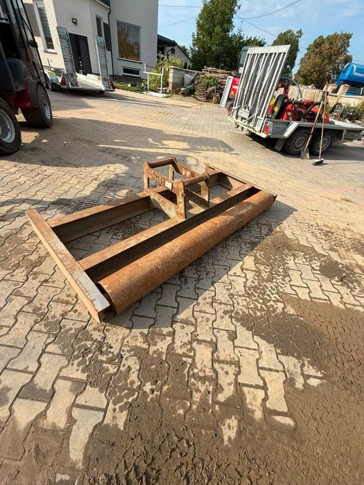 Równiarka SB z wałkiem do koparki na S60 belka równająca