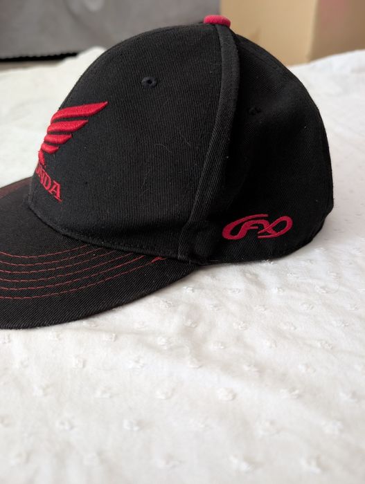 Boné Honda Snapback Preto e Vermelho