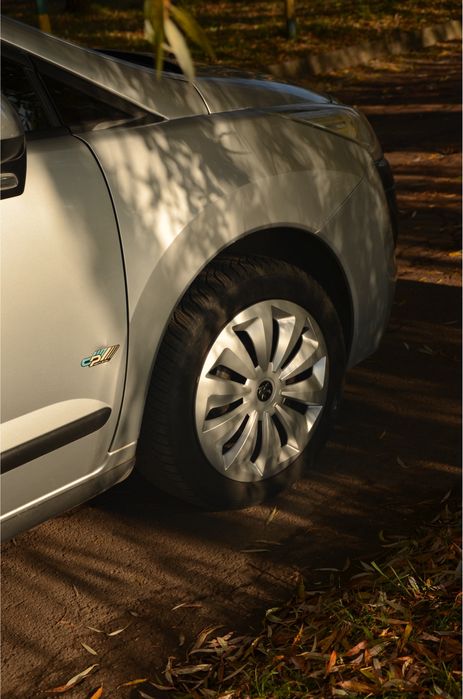 Економне авто Пежо 3008