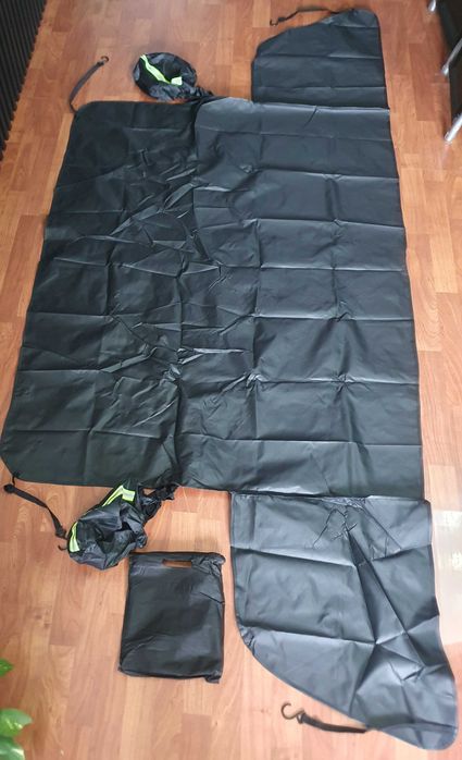 Mata antyszronowa, osłona na szybę samochodową, zielone lusterka.