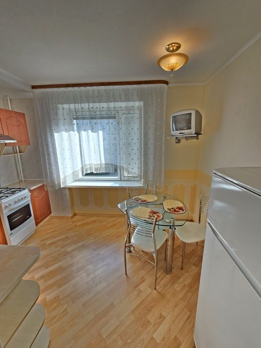 Подобово 1-кімнатна квартира в районі епіцентру