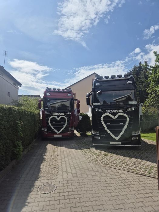 Dekoracja weselna, ślubna. Serca ze sztucznych  kwiatów
