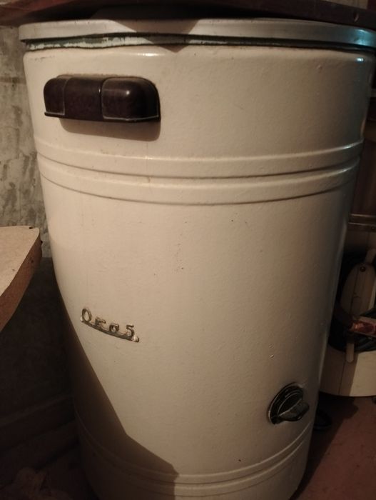 Продам б/у стиральную машину