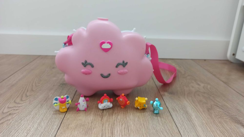 Torebka chmurka z figurkami