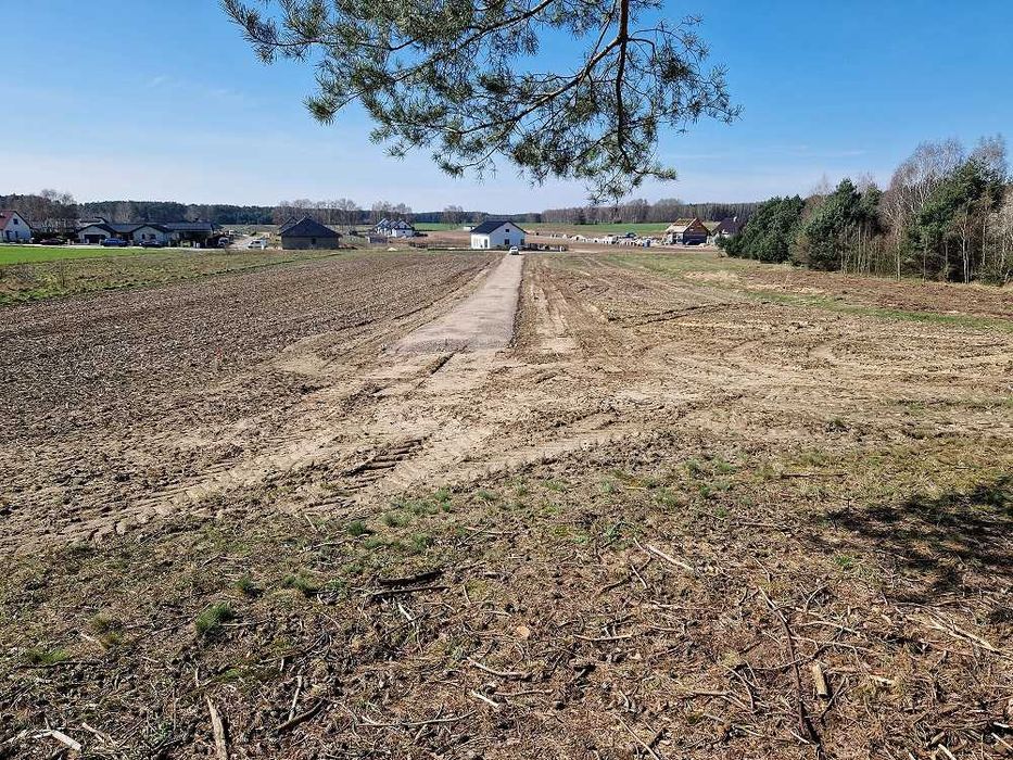 Sprzedam działkę budowlaną z warunkami zabudowy