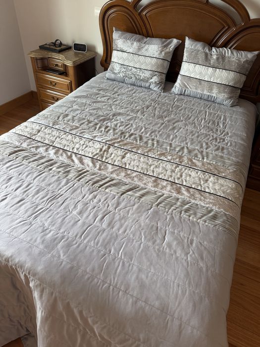 Cobertor cama de casal com almofadas