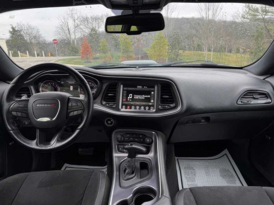 Dodge Challenger SRT Hellcat      2017