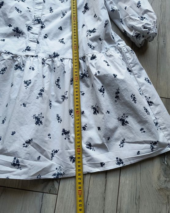 Biała mini sukienka Reserved