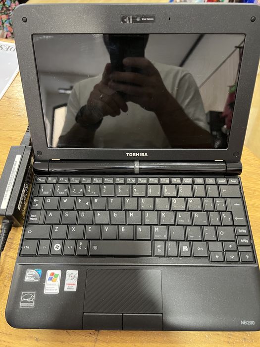 Computador portátil Toshiba NB200