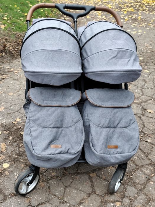 Продається візок для двійні , все працює, є сліди  експлуатації