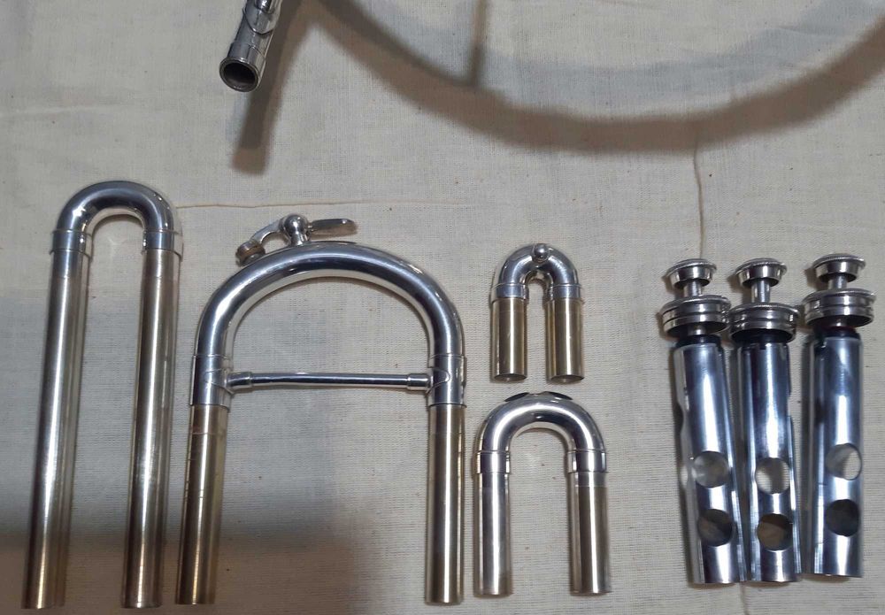 Валторна Antoine Courtois помпова in Es