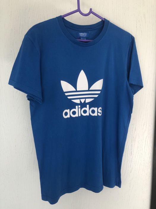 Niebieska koszulka Adidas