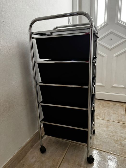 Carrinho de arrumação