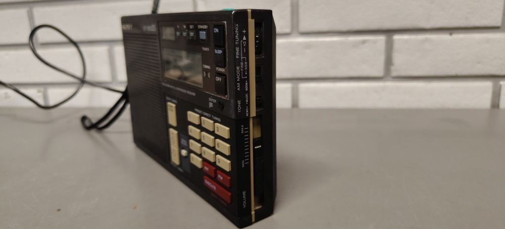 Radio globalne SONY ICF-7600DS.