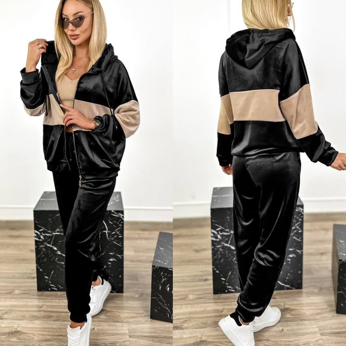 Жіночий велюровий костюм гарної якості