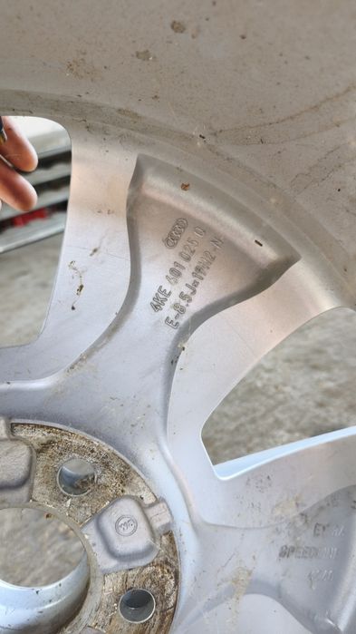 Диск     audi e-tron