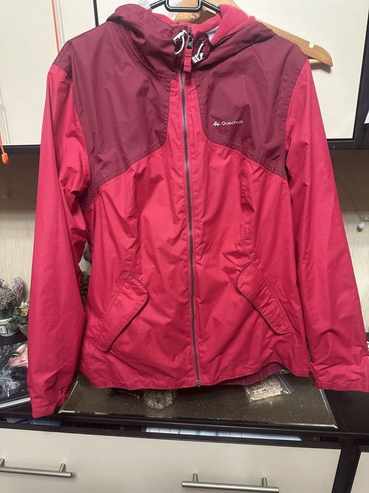 Жіноча куртка QUECHUA