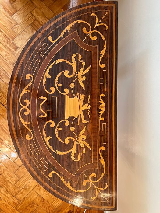 Mesa de jogo antiga estilo Dona Maria