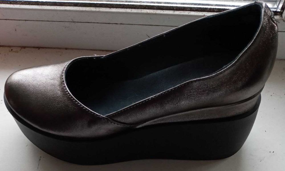 Сабо жіночі нові, в упаковці. Розмір 40