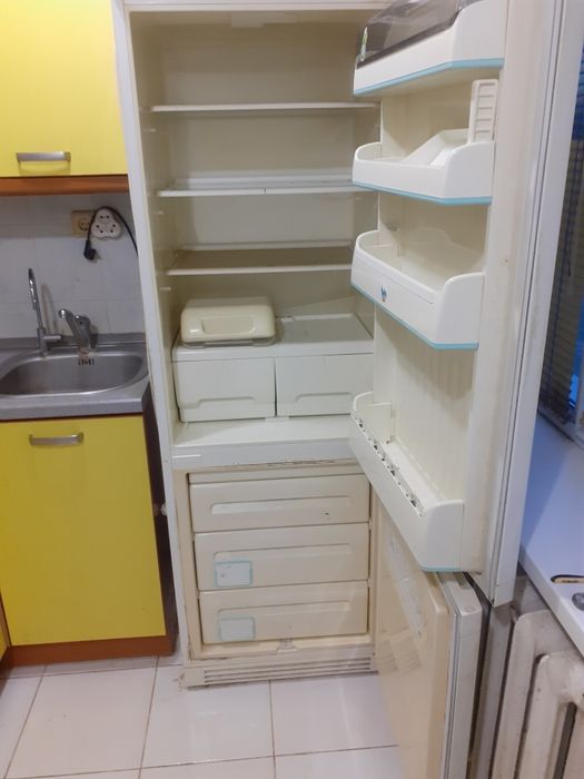 Продається італійський холодильник з морозильною камерою Ardo в ідеаль