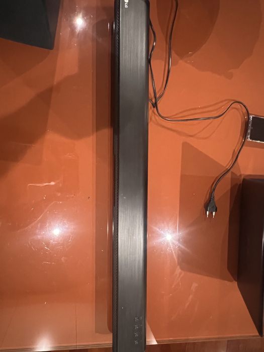 Soundbar e subwoofer