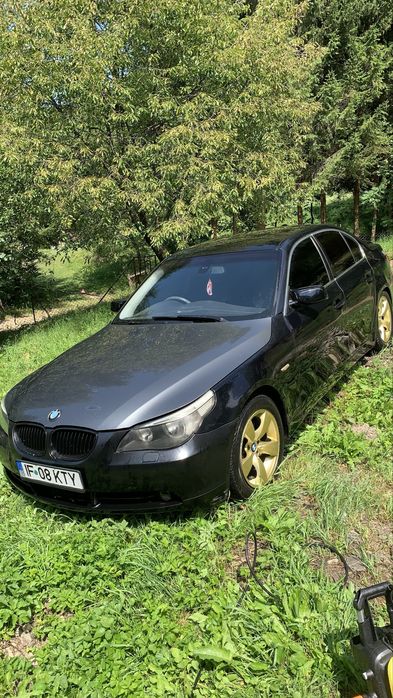 B .M.W    E 60  520 I