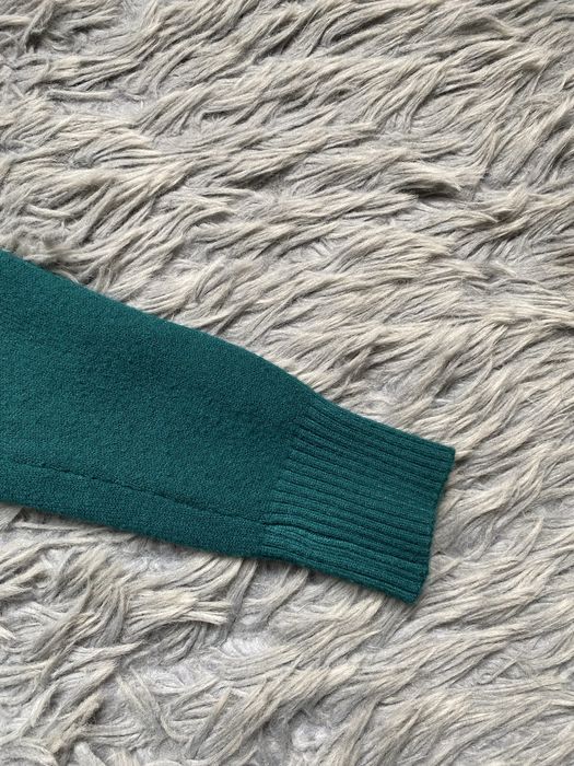 sweter typu golf