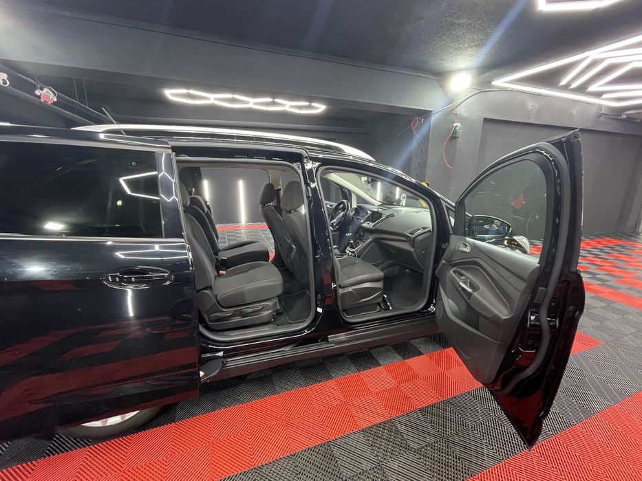 Ford Grand C-Max 2019     Troco Por Renalt ZOE 2021
