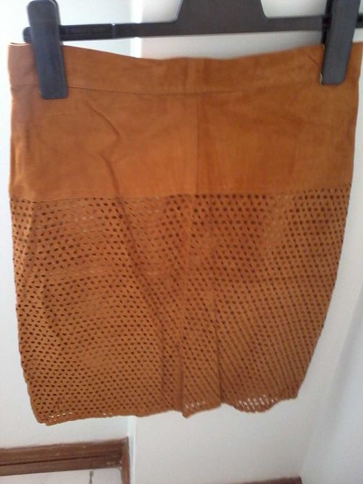Mini-saia em camurça autêntica