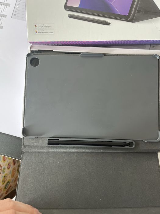 Tablet Lenovo M10 Plus com Caneta e Capa