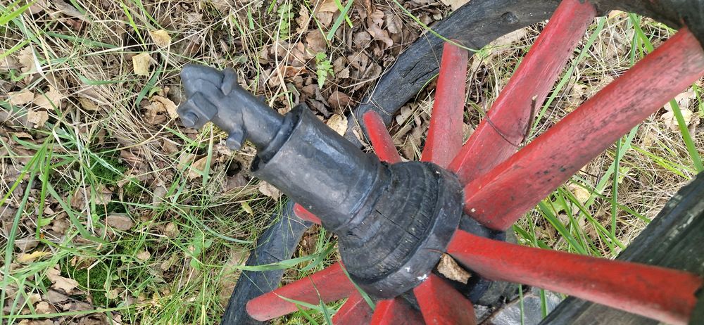 Koła do wozu na osiach