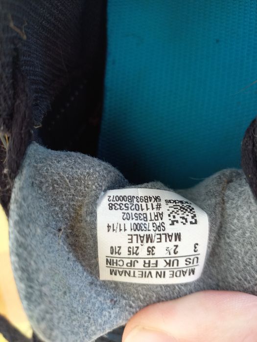 Chuteiras Adidas em bom estado