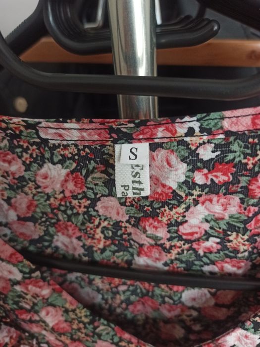 Sukienka w kwiaty