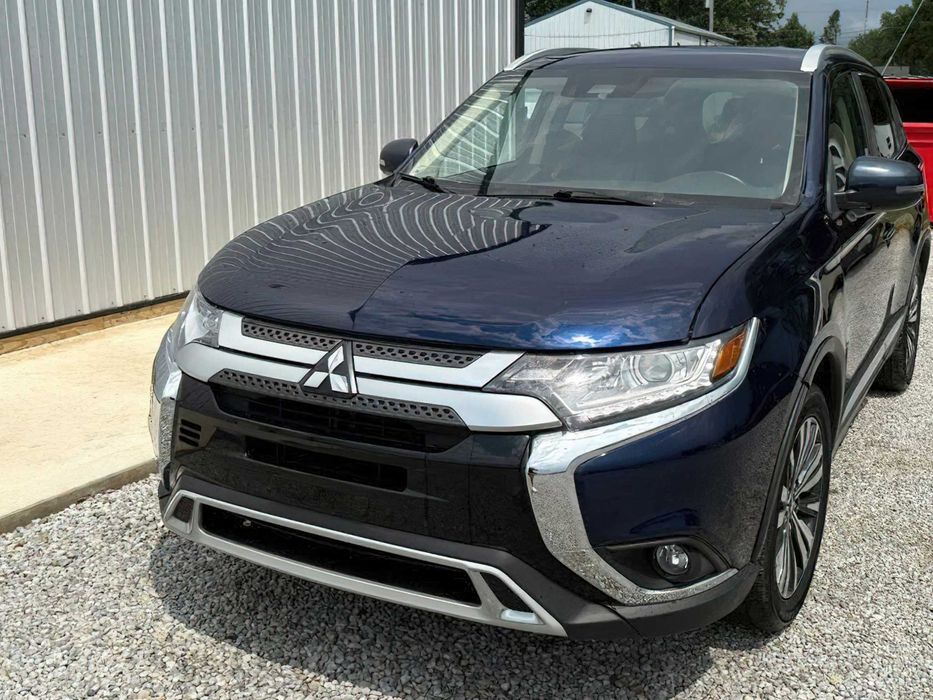 Mitsubishi Outlander      2019