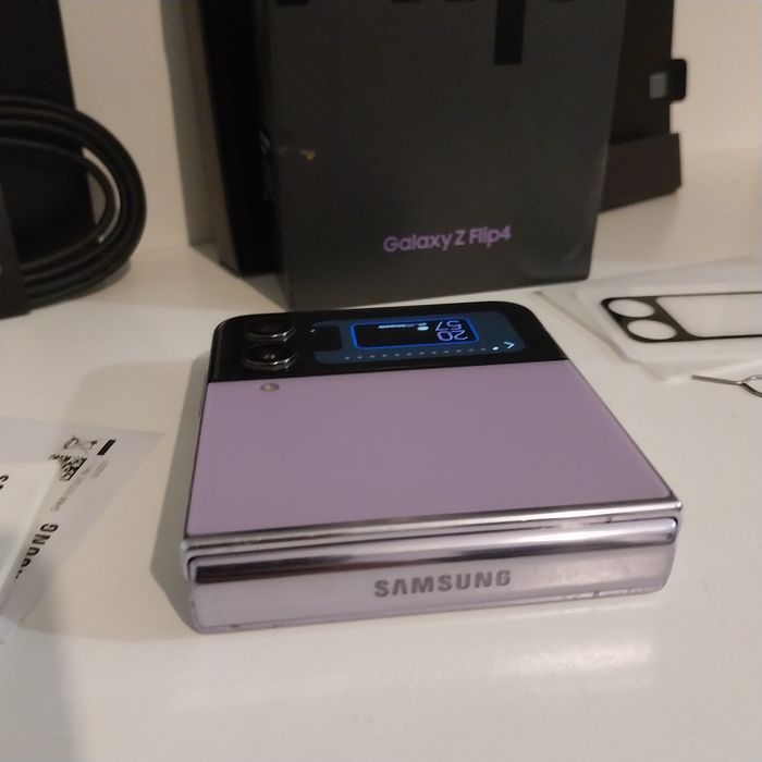 Samsung z flip4 sprawny bateria długo trzyma 128gb