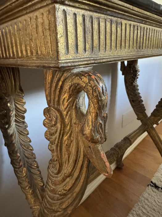 Mesa consola pequena antiga