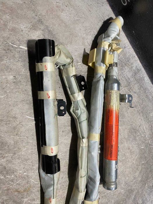 Бічна шторка безпеки Airbag права Mazda 3 BK 2003-2009