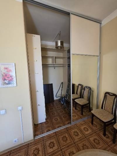 Продаж 2 кімнатна  сталінка Центр,  автономка,ліфт
